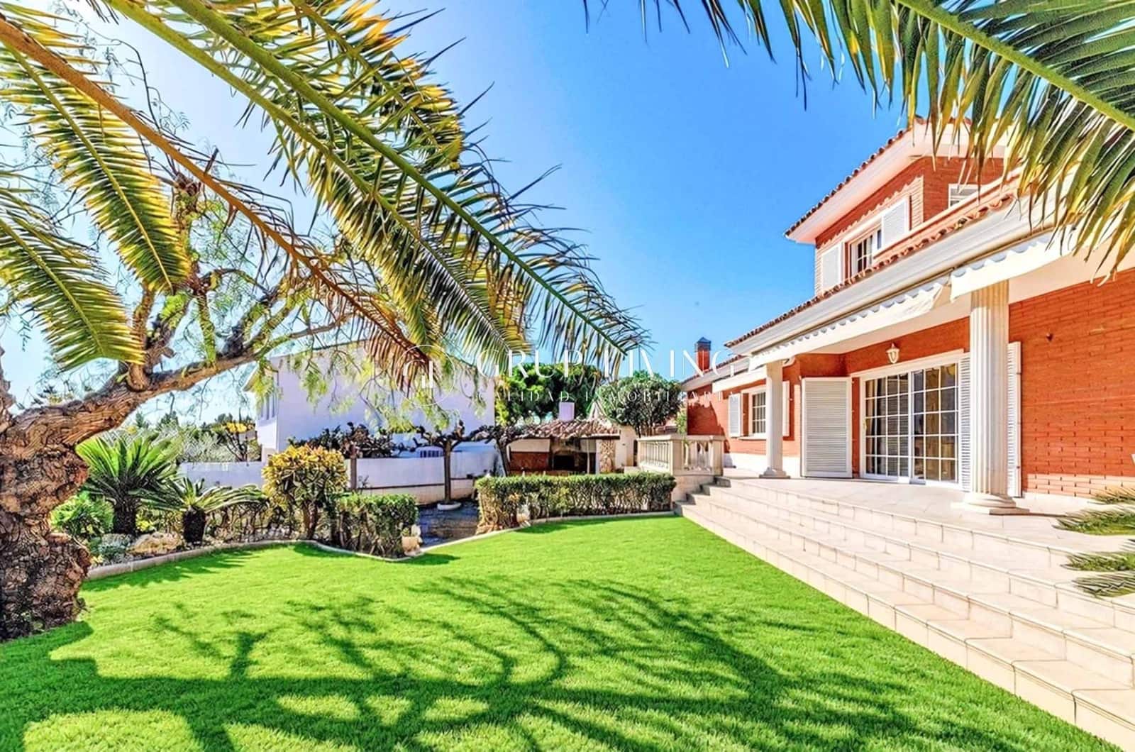 5 soveværelse Villa til salg i El Vendrell med swimmingpool garage - € 775.000 (Ref: 9615641)