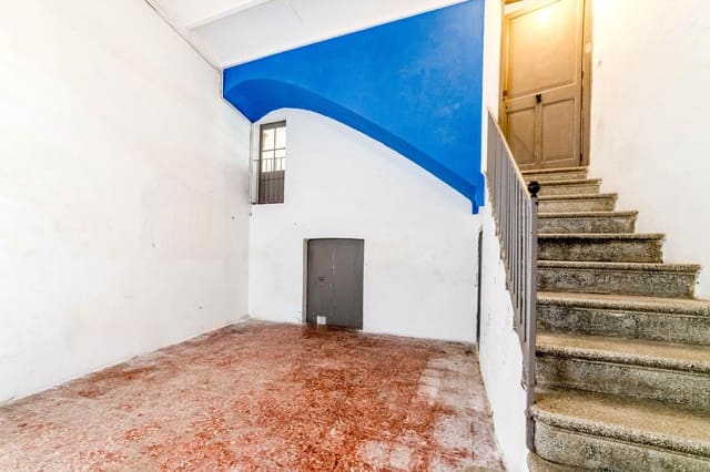 4 slaapkamer Villa te koop in Vilanova i la Geltrú - € 450.000 (Ref: 9619414)