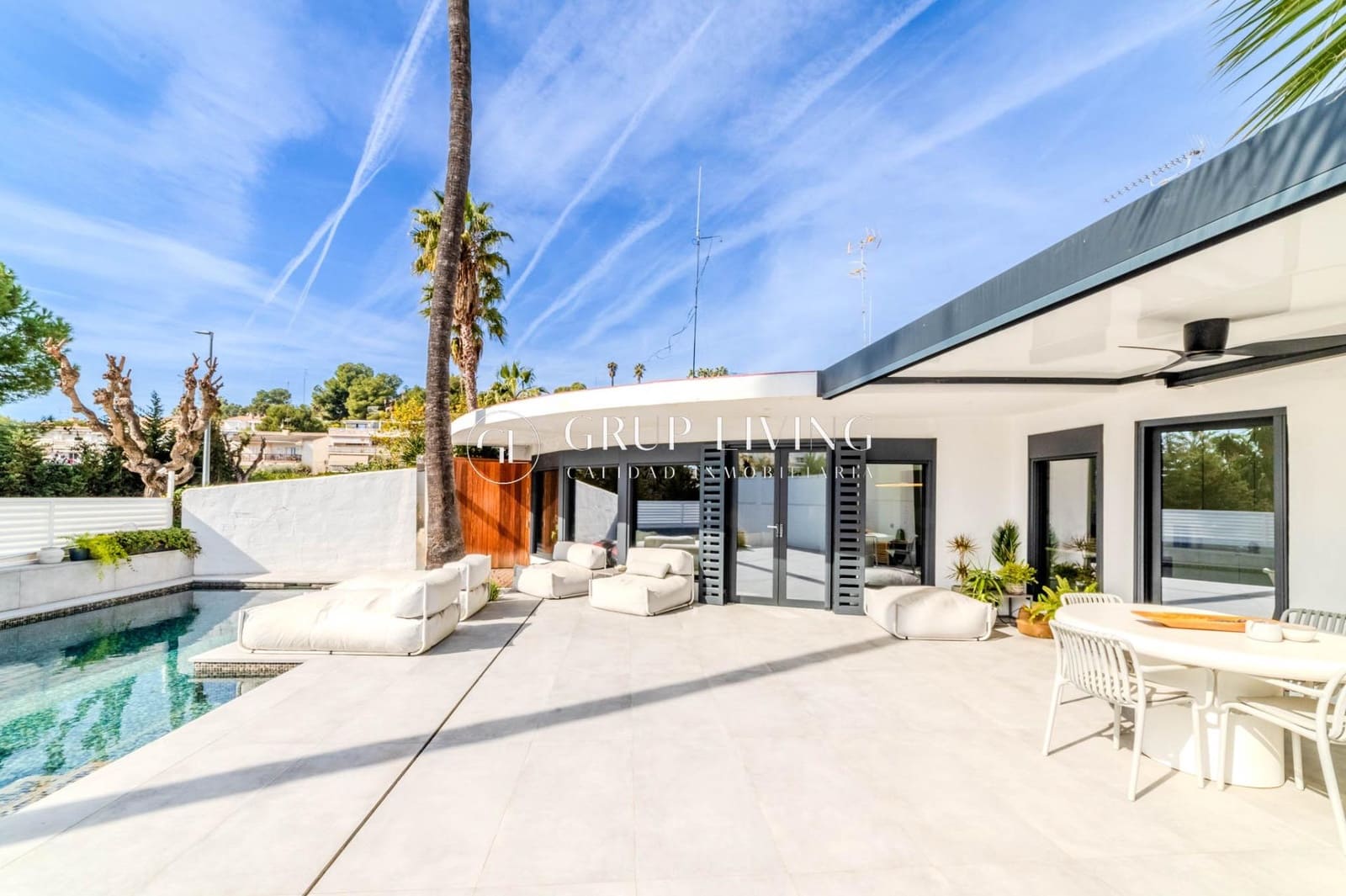 2 slaapkamer Villa te koop in Sant Pere de Ribes met zwembad garage - € 1.145.000 (Ref: 9630144)