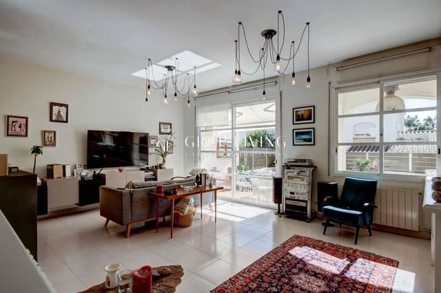 Adosado de 5 habitaciones en Sitges en venta con garaje - 1.060.000 € (Ref: 9634406)