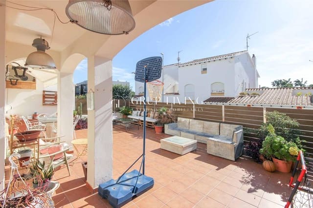 Adosado de 5 habitaciones en Sitges en venta con garaje - 1.060.000 € (Ref: 9634406)
