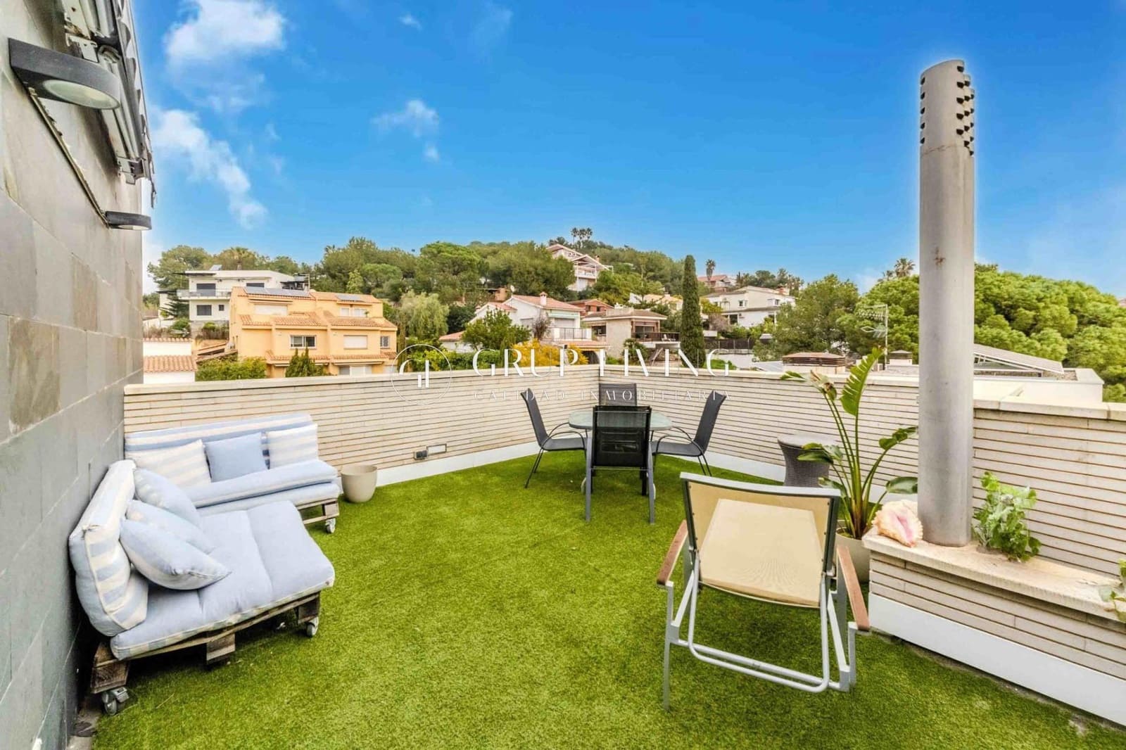 2 bedroom Flat for sale in Sant Pere de Ribes with garage - € 399,000 (Ref: 9652109)