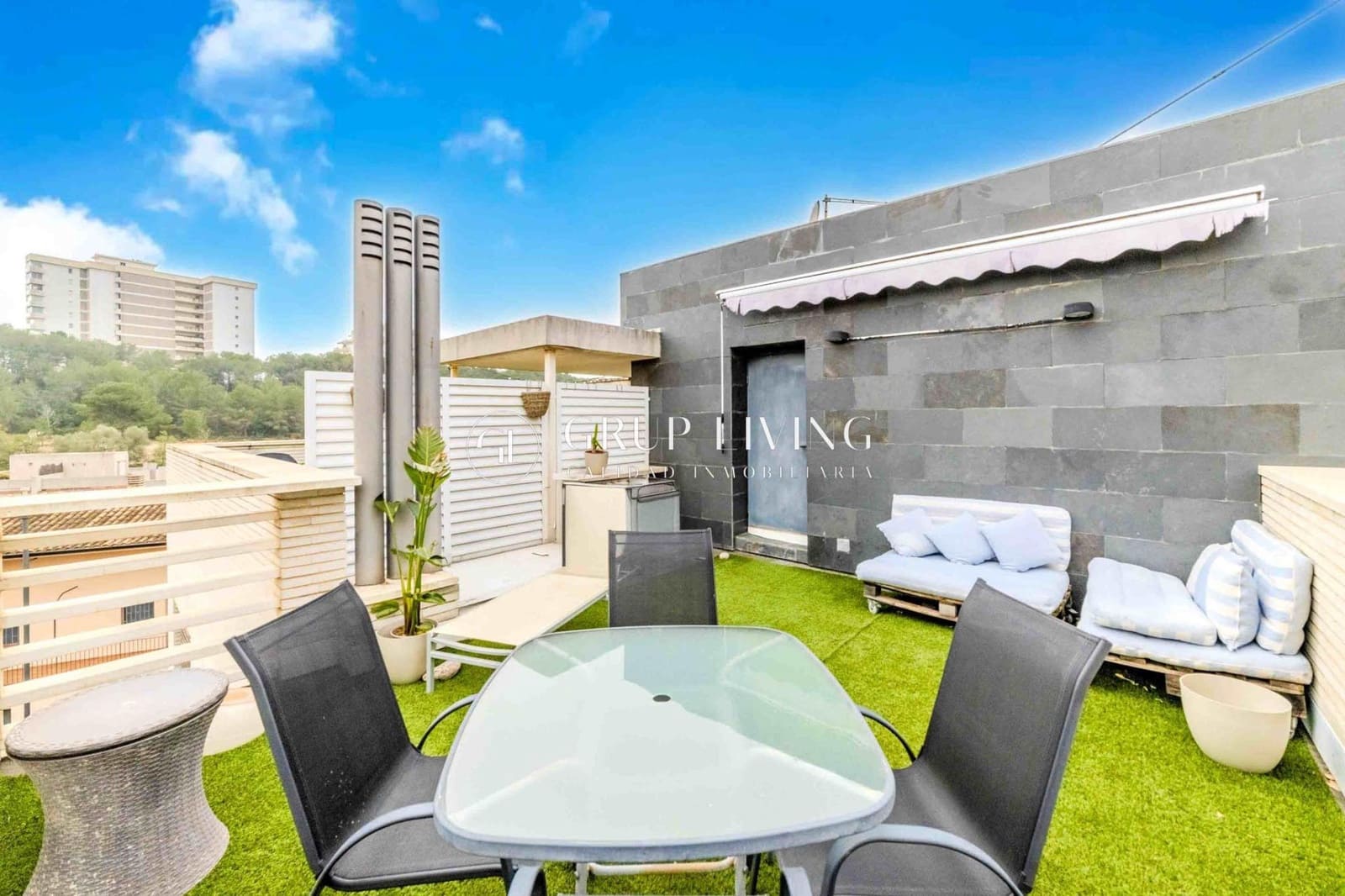 2 bedroom Flat for sale in Sant Pere de Ribes with garage - € 399,000 (Ref: 9652109)