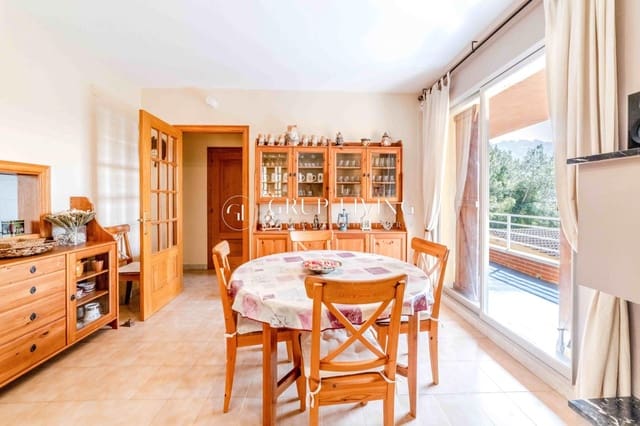 3 soveværelse Villa til salg i Calafell med swimmingpool garage - € 500.000 (Ref: 9670776)