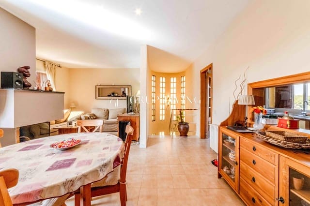 3 soveværelse Villa til salg i Calafell med swimmingpool garage - € 500.000 (Ref: 9670776)