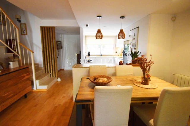 5 bedroom Terraced Villa for sale in Sitges with pool garage - € 670,000 (Ref: 9674332)