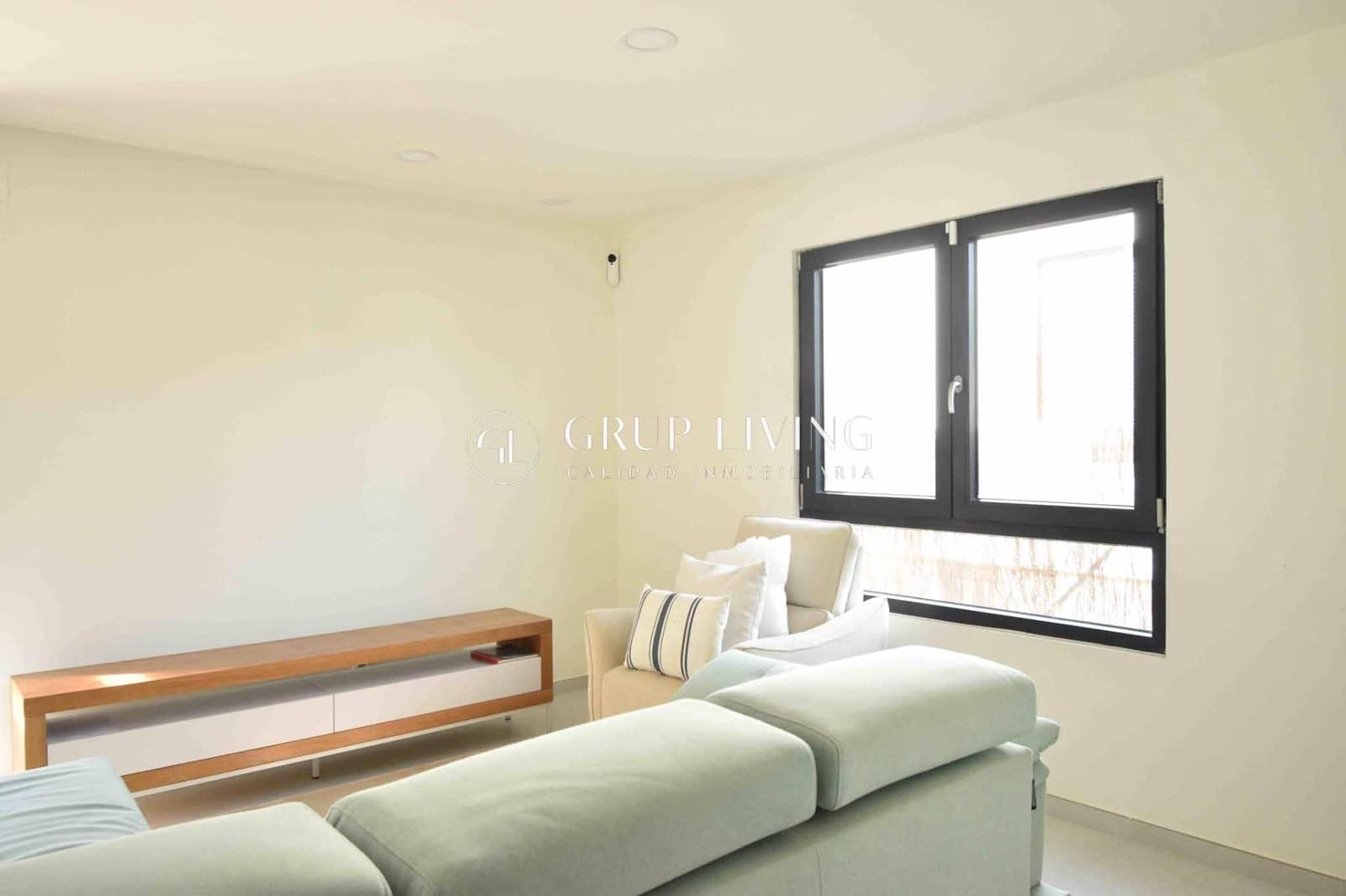 Chalet de 3 habitaciones en Sant Pere de Ribes en alquiler con piscina garaje - 3.500 € (Ref: 9674333)