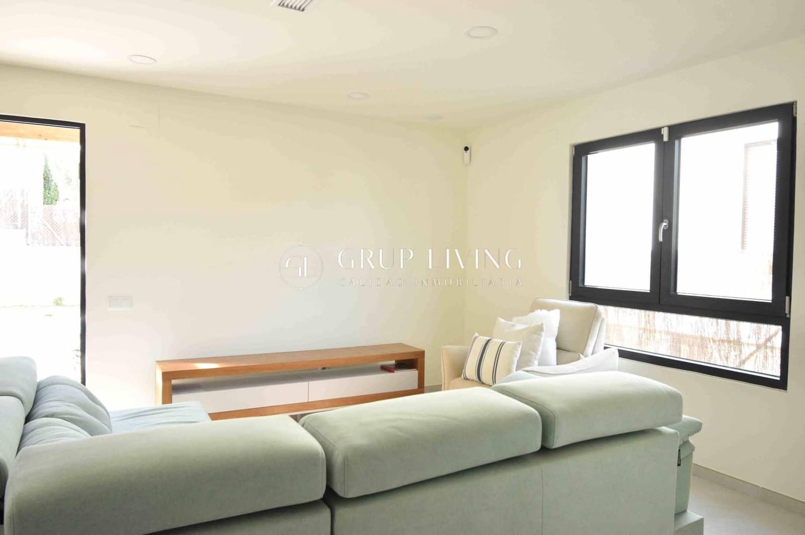 Chalet de 3 habitaciones en Sant Pere de Ribes en alquiler con piscina garaje - 3.500 € (Ref: 9674333)