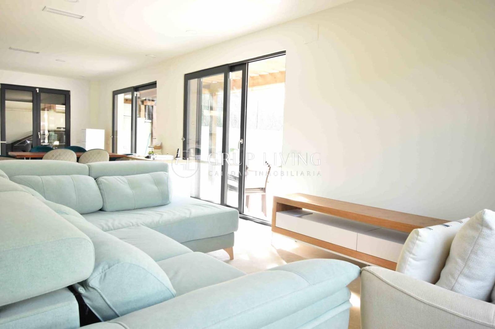 Chalet de 3 habitaciones en Sant Pere de Ribes en alquiler con piscina garaje - 3.500 € (Ref: 9674333)