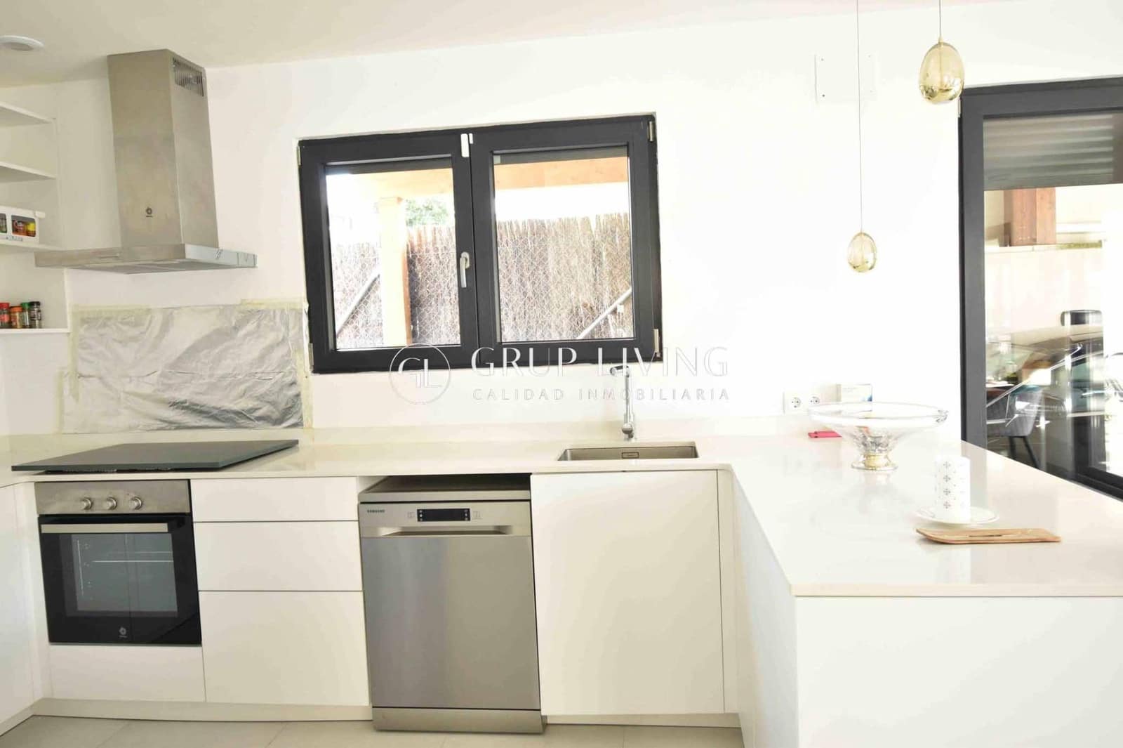 Chalet de 3 habitaciones en Sant Pere de Ribes en alquiler con piscina garaje - 3.500 € (Ref: 9674333)