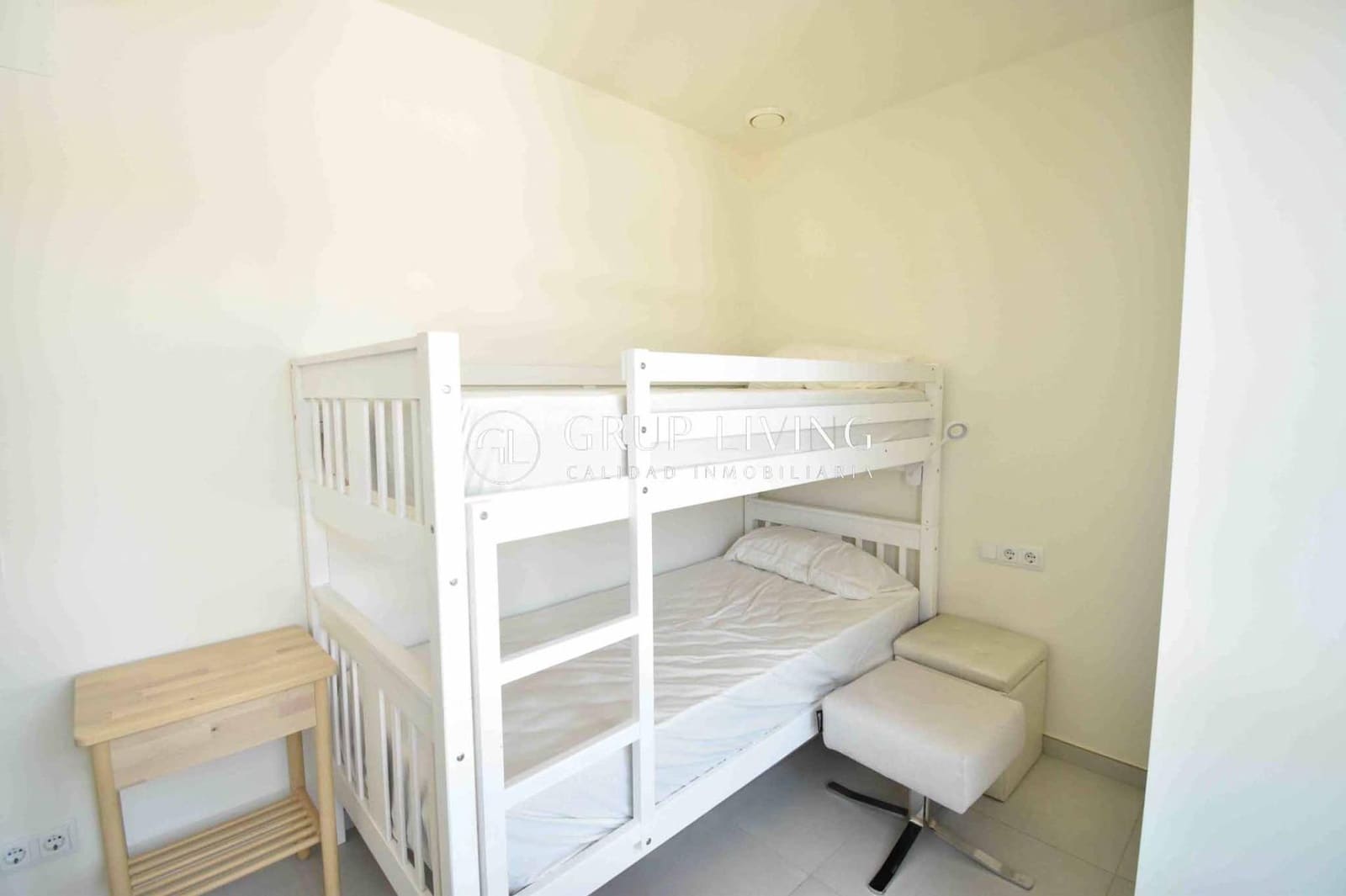 Chalet de 3 habitaciones en Sant Pere de Ribes en alquiler con piscina garaje - 3.500 € (Ref: 9674333)