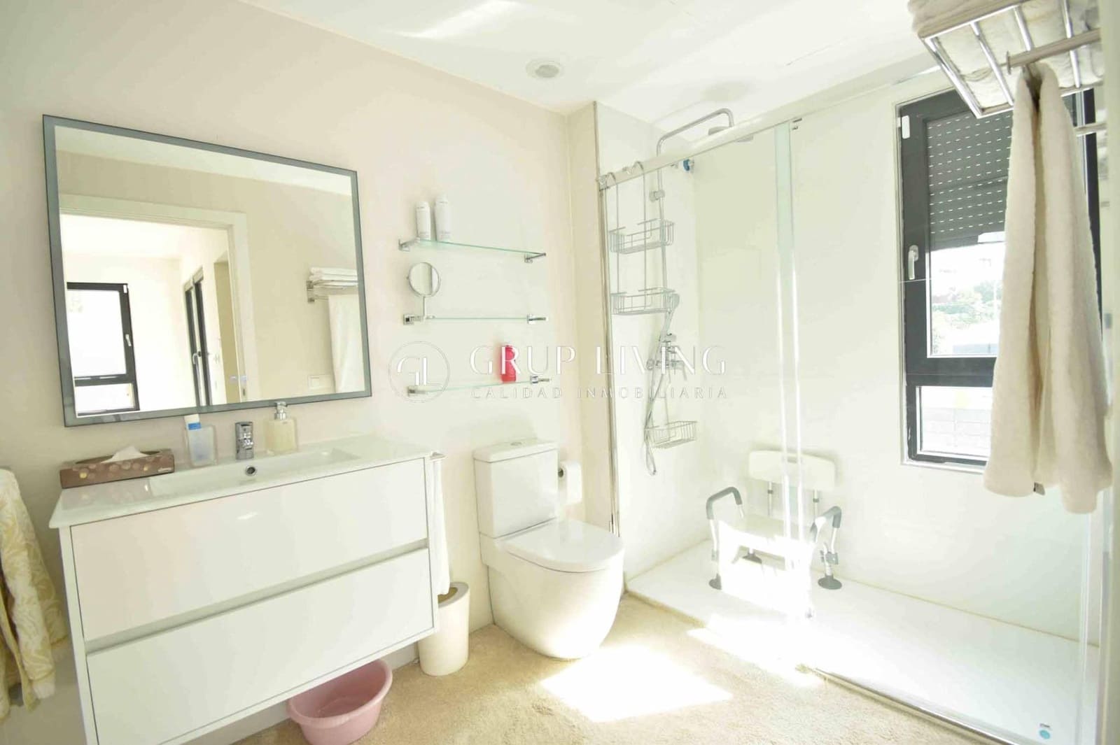 Chalet de 3 habitaciones en Sant Pere de Ribes en alquiler con piscina garaje - 3.500 € (Ref: 9674333)