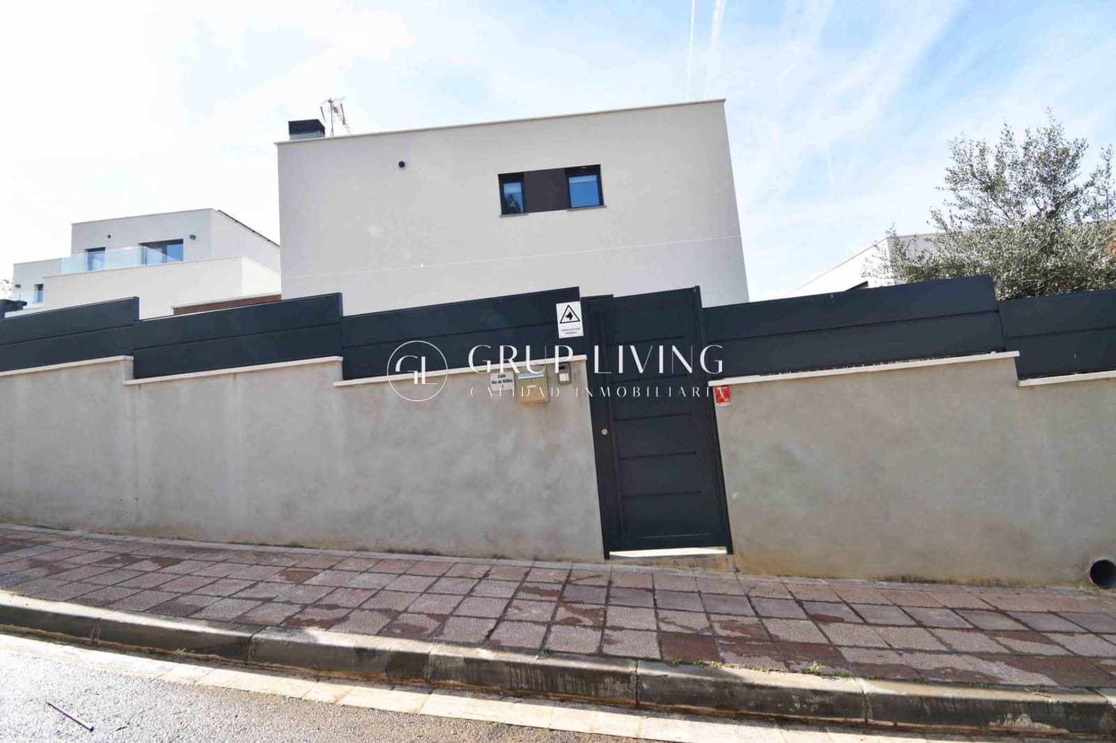 Chalet de 3 habitaciones en Sant Pere de Ribes en alquiler con piscina garaje - 3.500 € (Ref: 9674333)