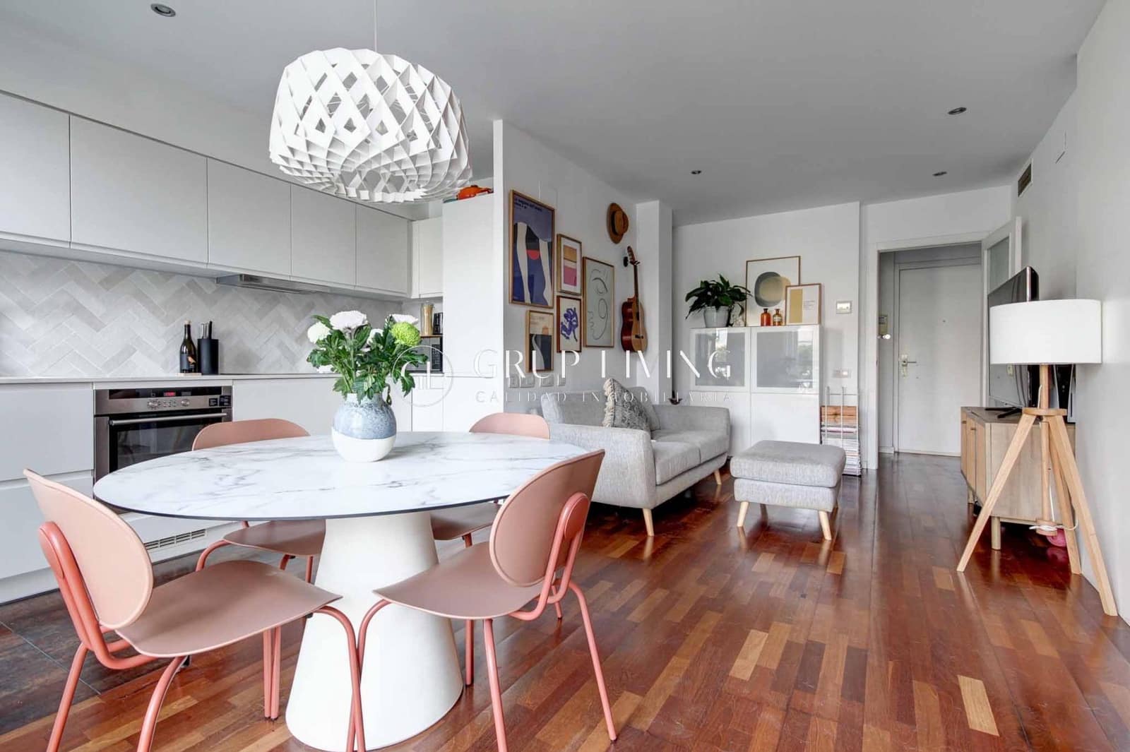 Piso de 2 habitaciones en Barcelona ciudad en venta con garaje - 596.000 € (Ref: 9677576)