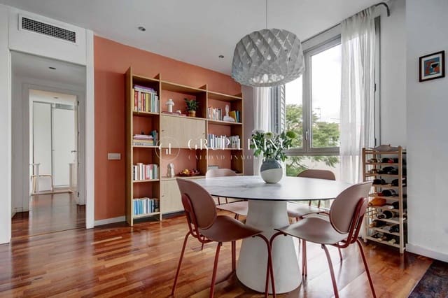 Piso de 2 habitaciones en Diagonal Mar i El Front Marítim del Poblenou, Barcelona ciudad en venta con garaje - 596.000 € (Ref: 9677576)