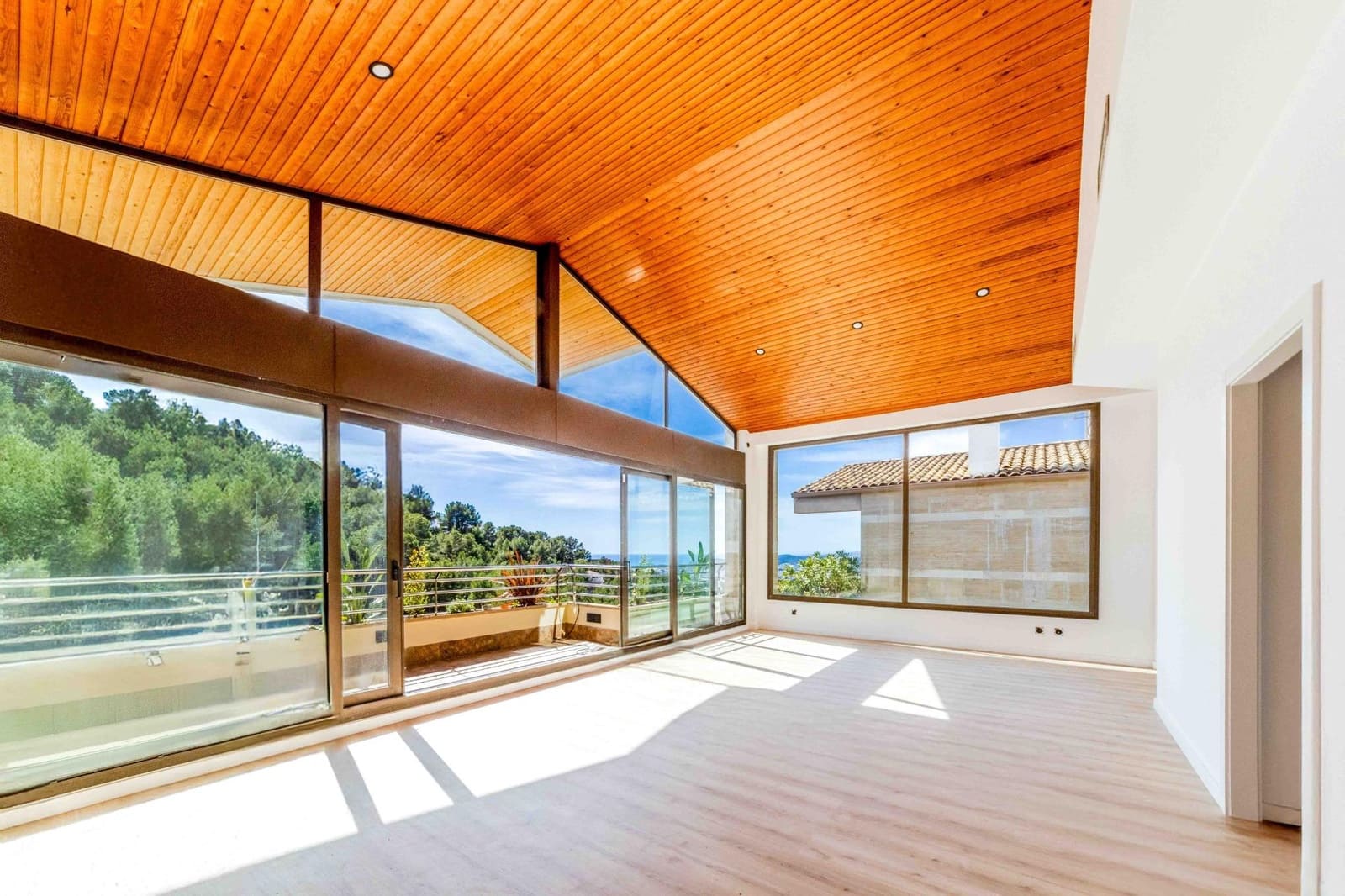 4 bedroom Villa for sale in Sitges with pool garage - € 975,000 (Ref: 9695444)