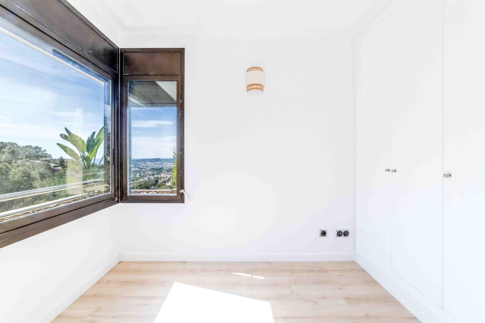 4 Zimmer Villa zu verkaufen in Sitges mit Pool Garage - 895.000 € (Ref: 9695444)