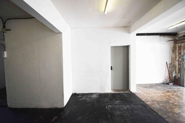 Local Comercial en Sitges en venta - 135.000 € (Ref: 9712079)