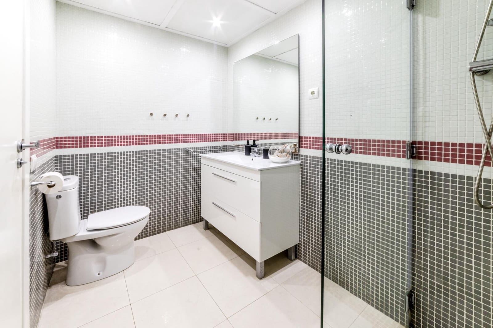 7 bedroom Hotel for sale in Sitges - € 3,150,000 (Ref: 9726754)