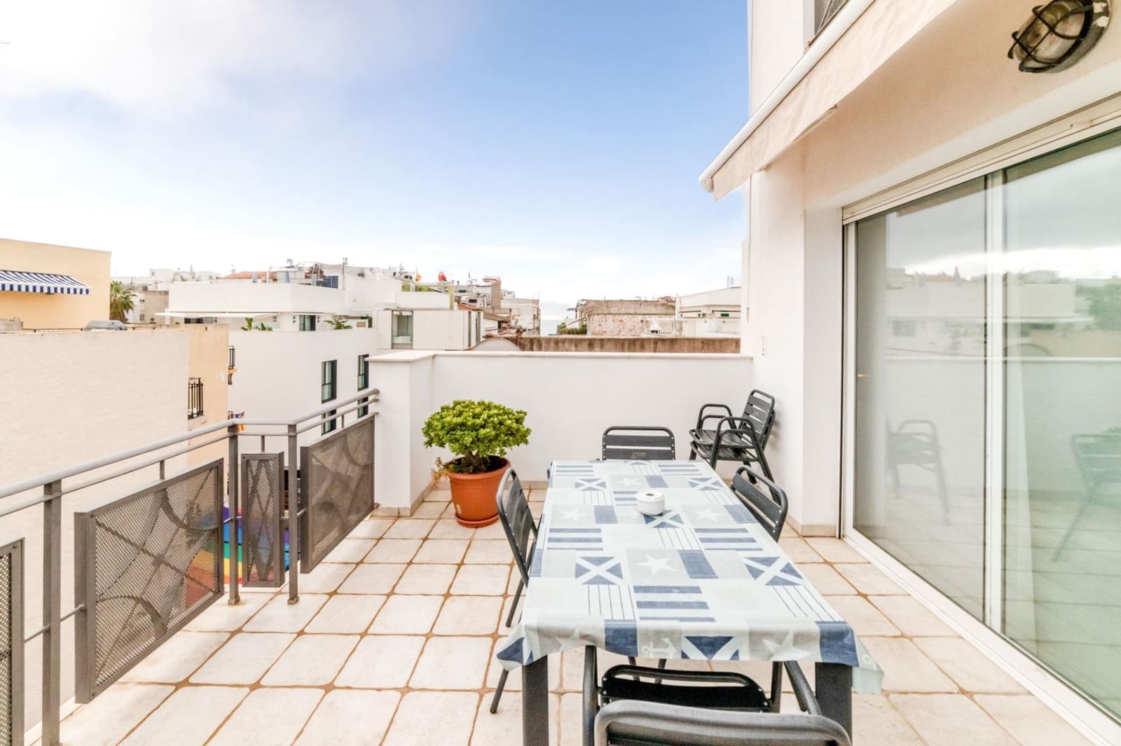 7 bedroom Hotel for sale in Sitges - € 3,150,000 (Ref: 9726754)