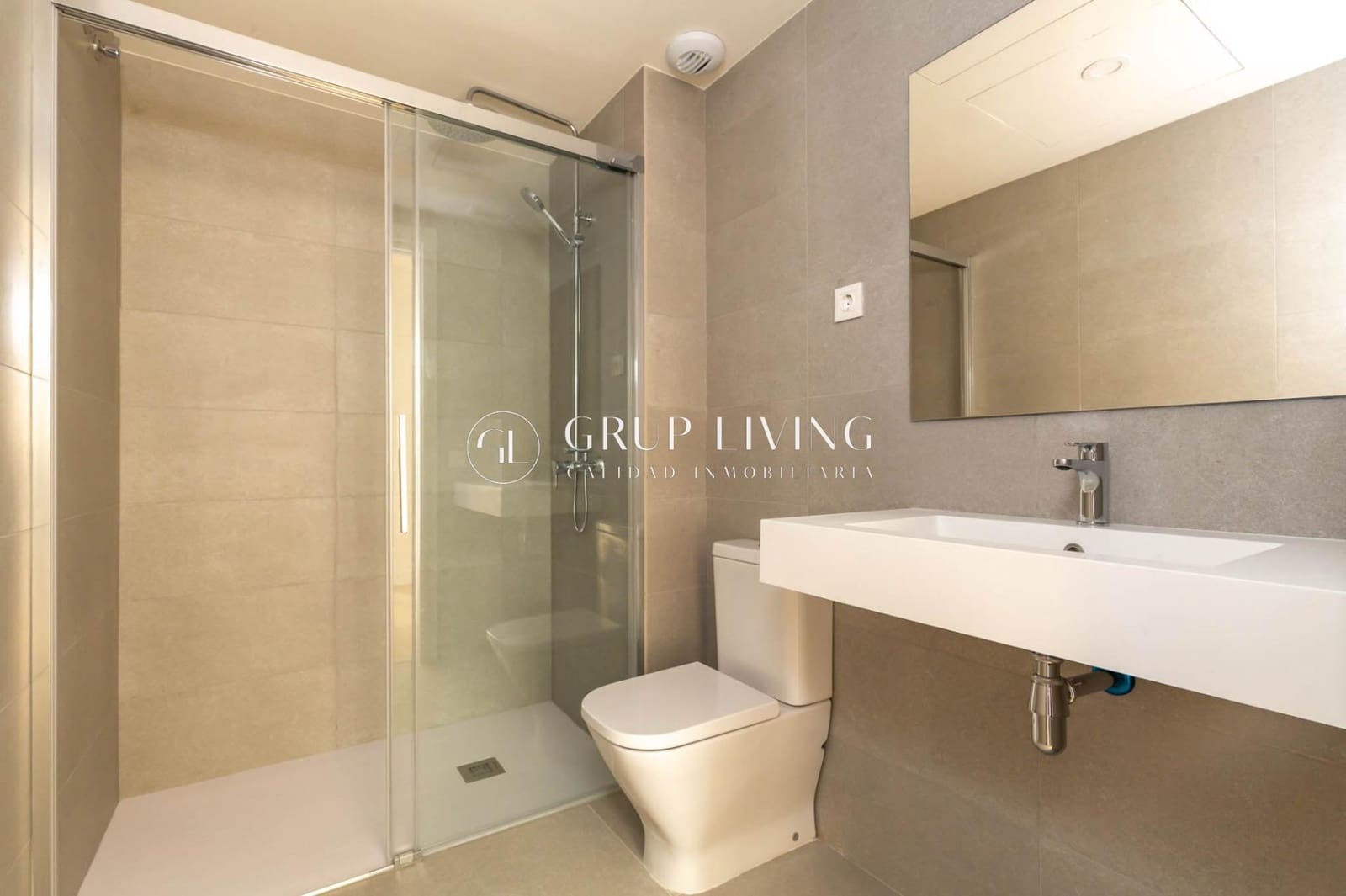 4 bedroom Flat for rent in Vilanova i la Geltru with pool garage - € 2,300 (Ref: 9752140)