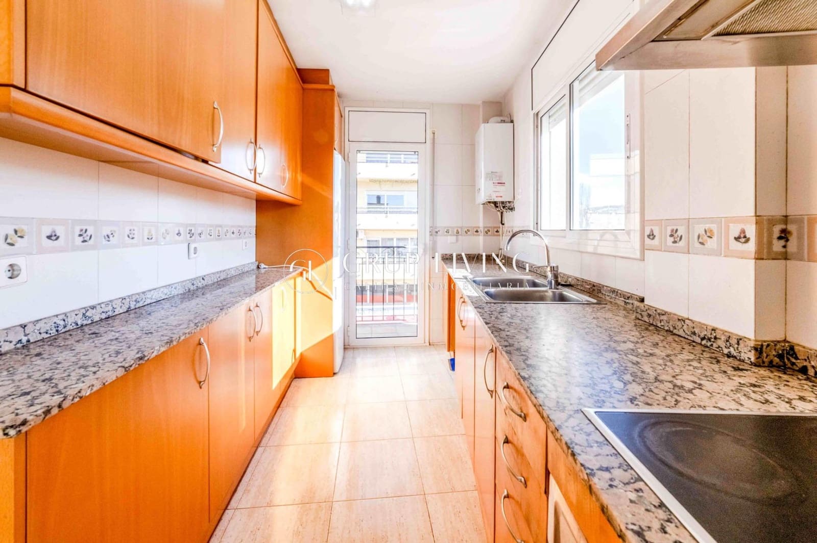 6 slaapkamer Flat te koop in Sant Pere de Ribes met garage - € 498.000 (Ref: 9755820)