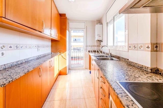 6 slaapkamer Flat te koop in Sant Pere de Ribes met garage - € 498.000 (Ref: 9755820)