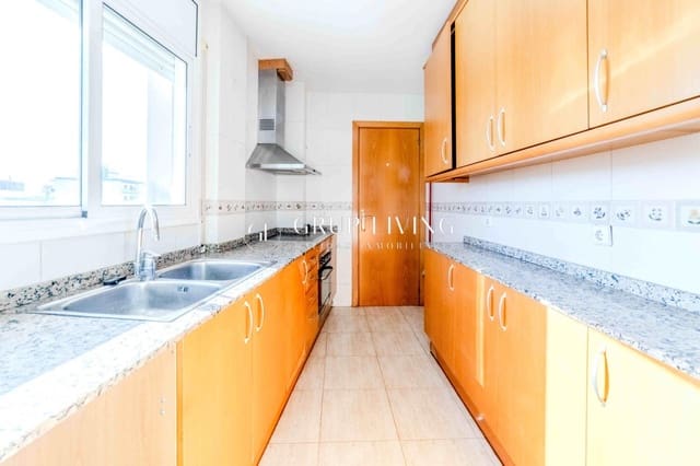 6 slaapkamer Flat te koop in Sant Pere de Ribes met garage - € 498.000 (Ref: 9755820)