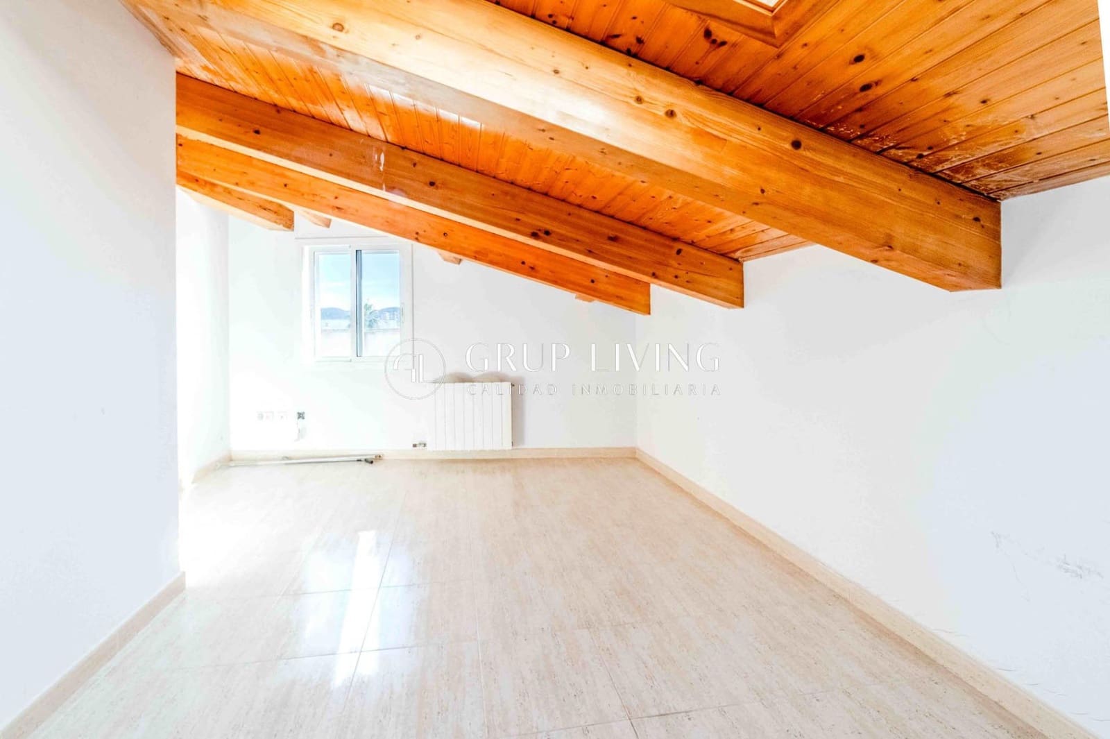 6 slaapkamer Flat te koop in Sant Pere de Ribes met garage - € 498.000 (Ref: 9755820)