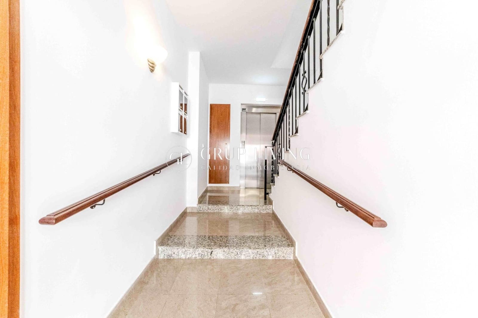 6 slaapkamer Flat te koop in Sant Pere de Ribes met garage - € 498.000 (Ref: 9755820)