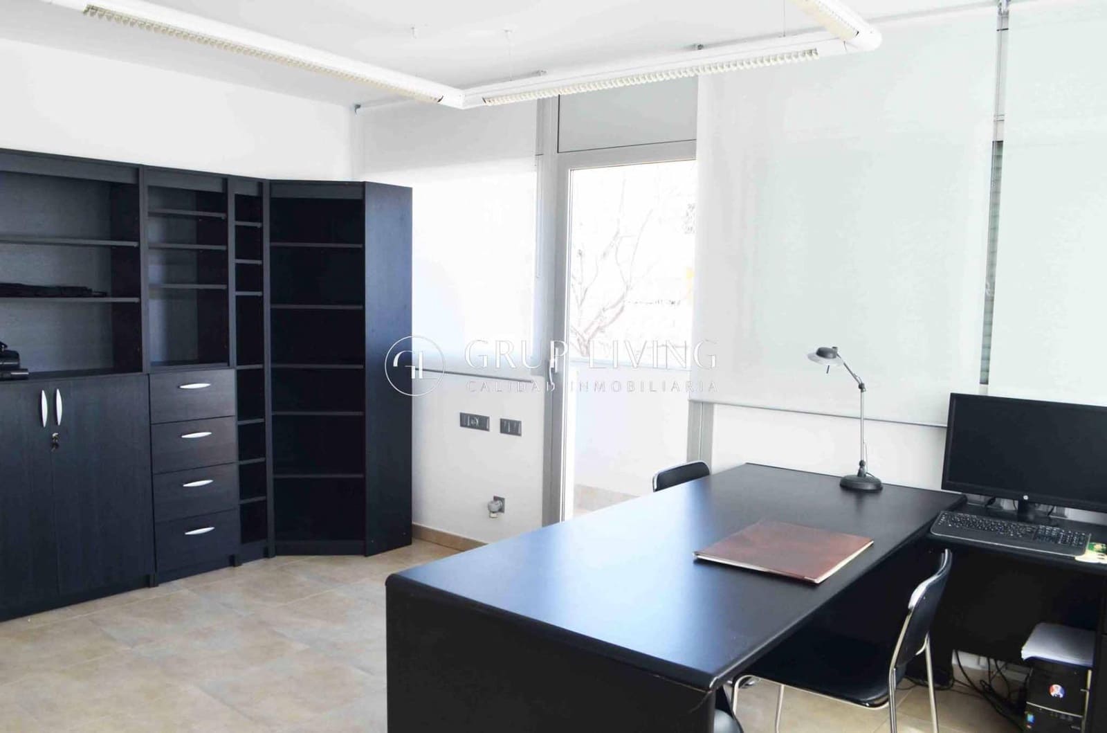 Kaupallinen vuokrattavana paikassa Sitges mukana 
autotalli - 1 500 € (Ref: 9759071)