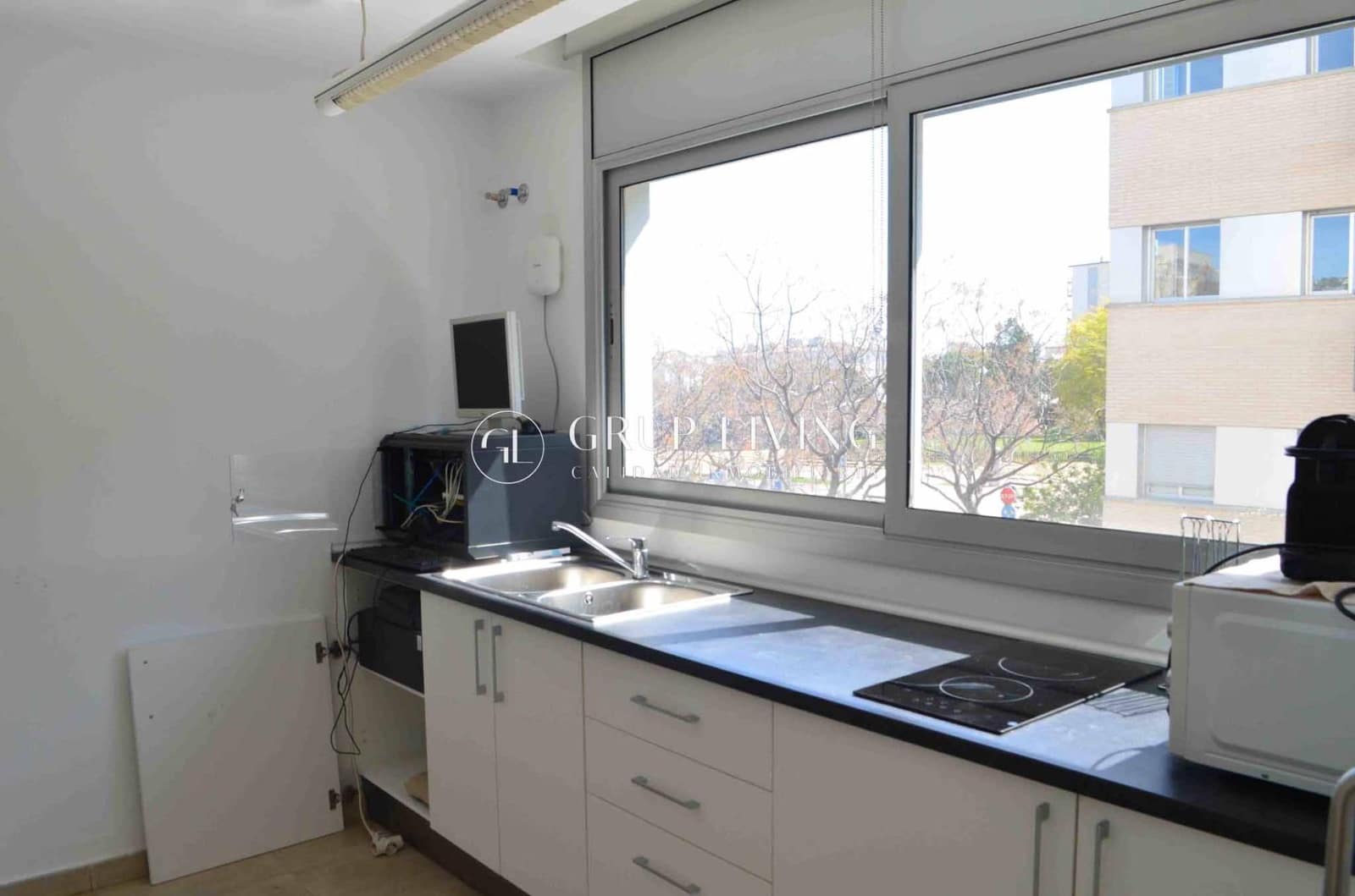 Kaupallinen vuokrattavana paikassa Sitges mukana 
autotalli - 1 500 € (Ref: 9759071)