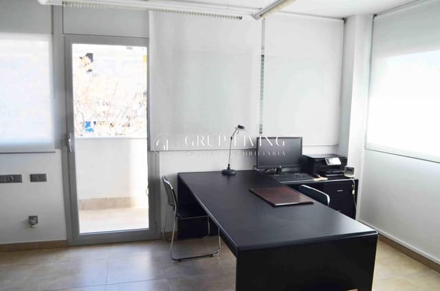 Kaupallinen vuokrattavana paikassa Sitges mukana 
autotalli - 1 500 € (Ref: 9759071)