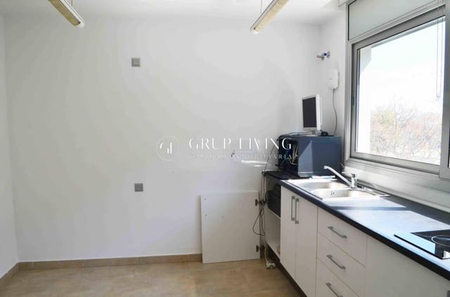 Kaupallinen vuokrattavana paikassa Sitges mukana 
autotalli - 1 500 € (Ref: 9759071)