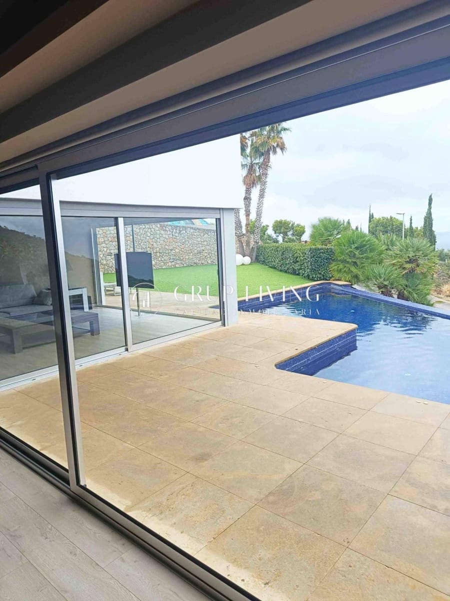 4 sypialnia Willa do wynajęcia w Les Botigues de Sitges z basenem garażem - 12 000 € (Ref: 9762075)