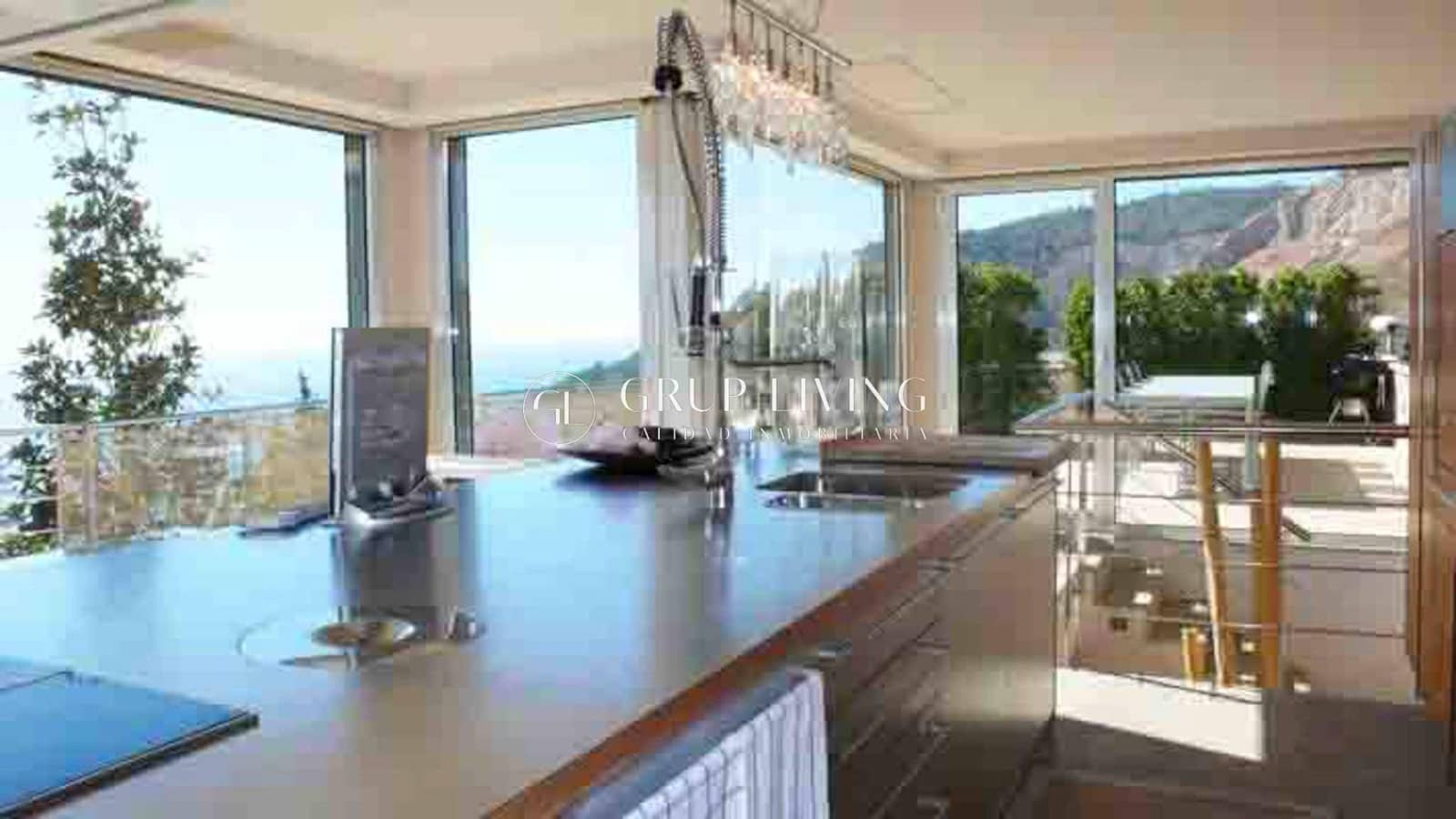 4 sypialnia Willa do wynajęcia w Les Botigues de Sitges z basenem garażem - 12 000 € (Ref: 9762075)