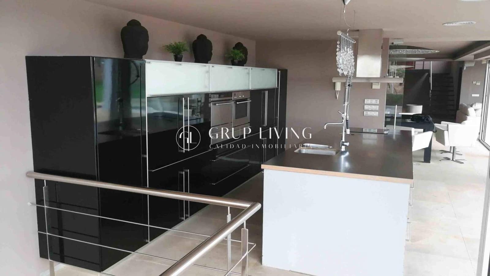 4 sypialnia Willa do wynajęcia w Les Botigues de Sitges z basenem garażem - 12 000 € (Ref: 9762075)