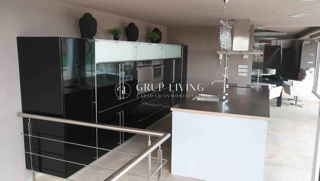 4 sypialnia Willa do wynajęcia w Les Botigues de Sitges, Sitges z basenem garażem - 12 000 € (Ref: 9762075)