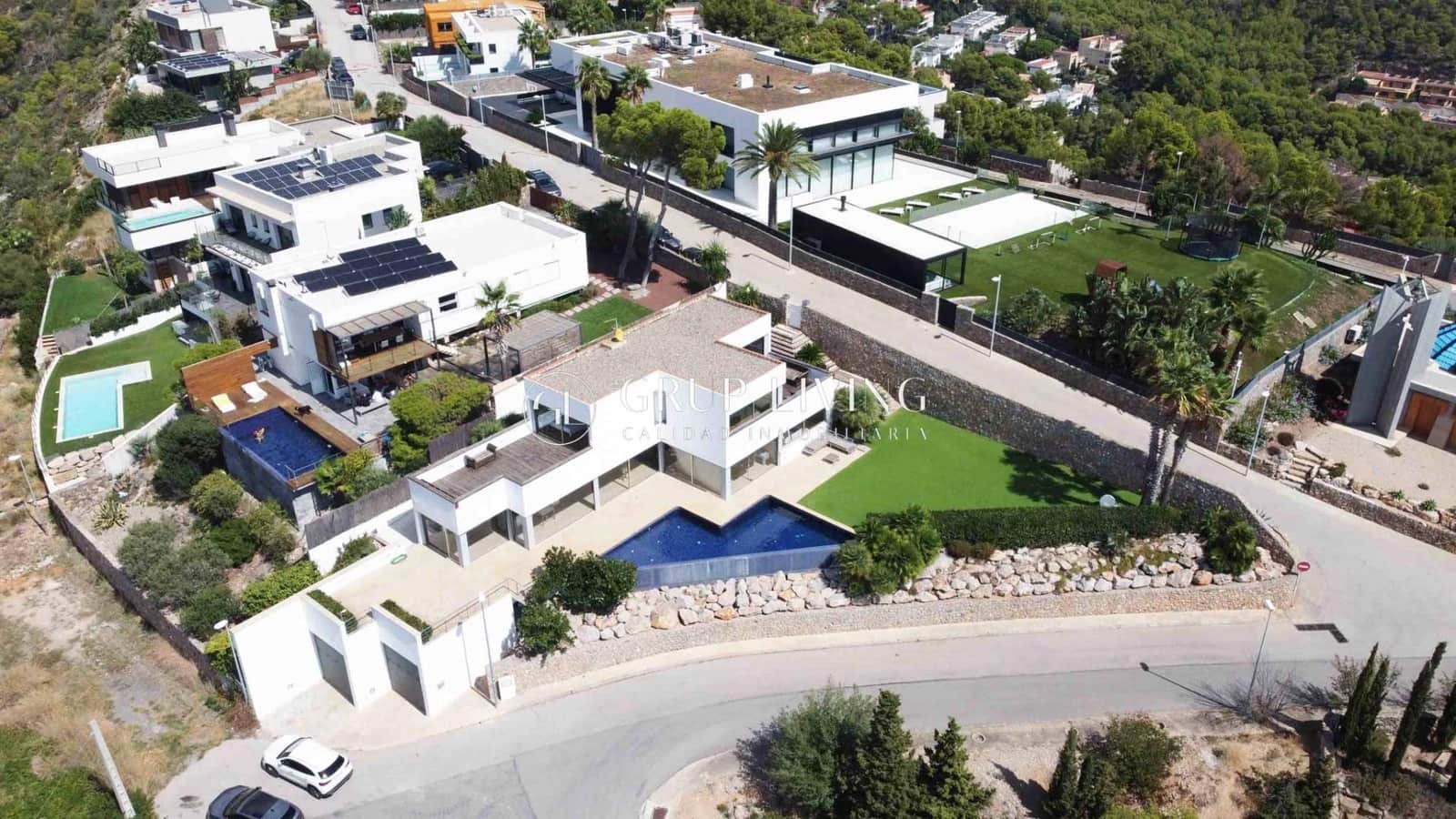 4 sypialnia Willa do wynajęcia w Les Botigues de Sitges z basenem garażem - 12 000 € (Ref: 9762075)