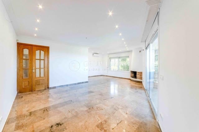 6 slaapkamer Villa te koop in Sitges met zwembad garage - € 900.000 (Ref: 9780687)