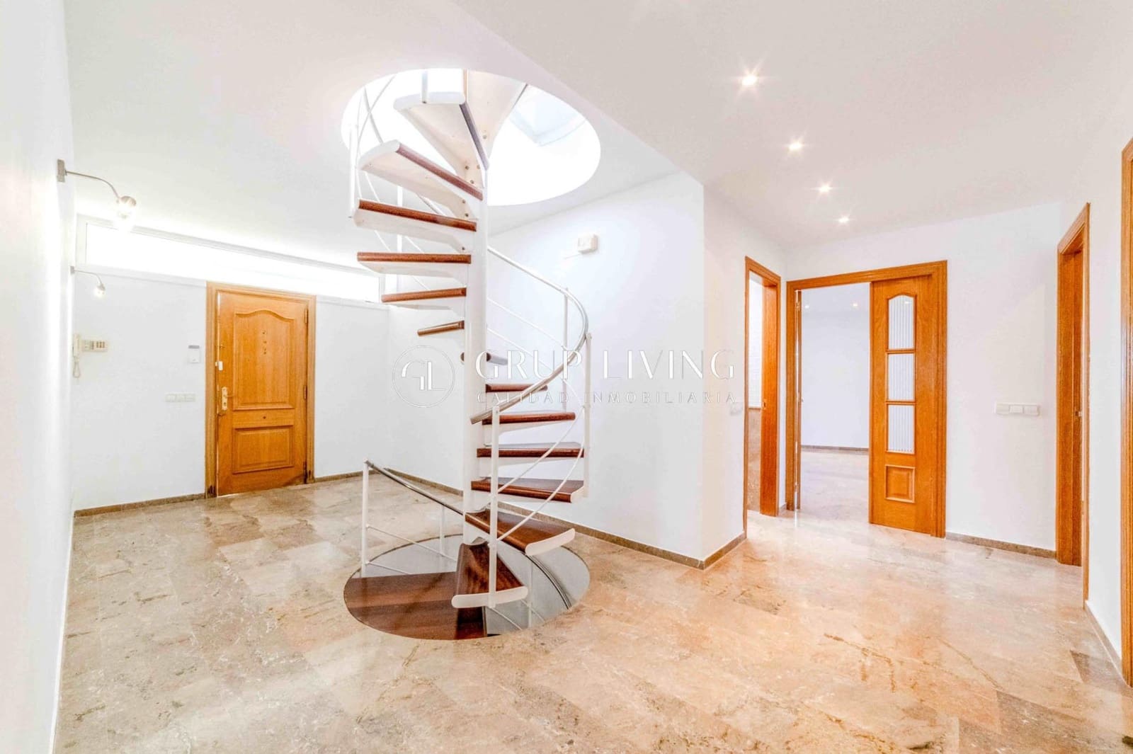 6 soveværelse Villa til salg i Sitges med swimmingpool garage - € 900.000 (Ref: 9780687)