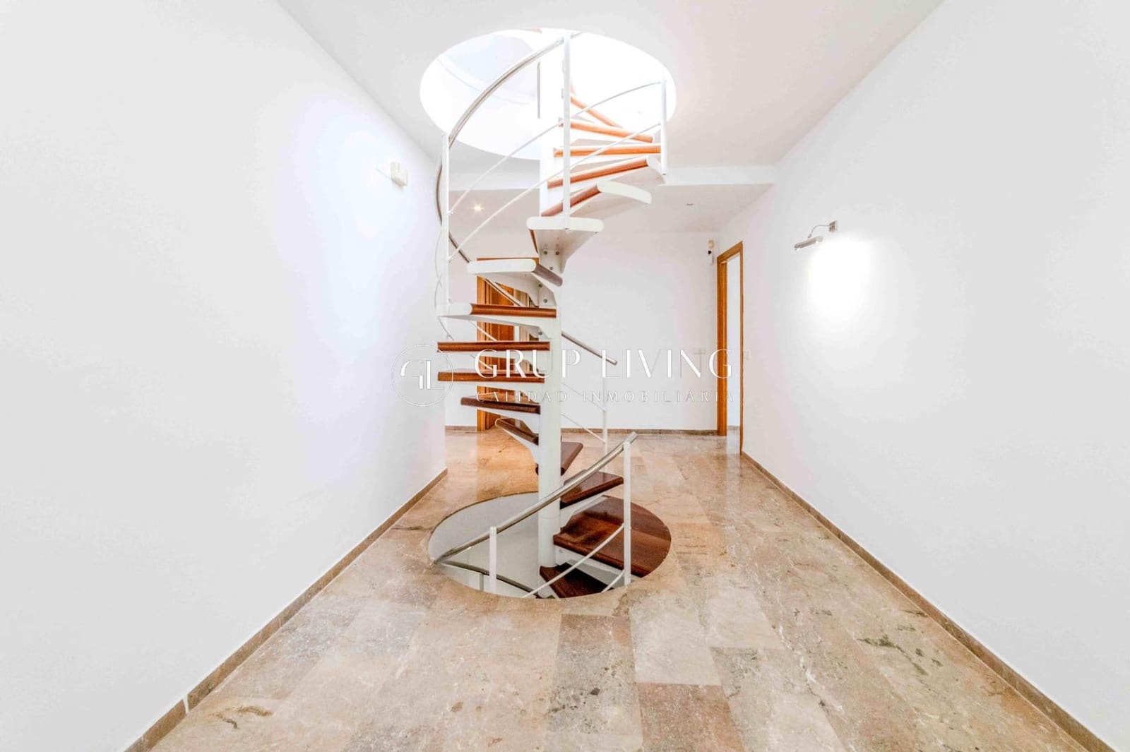 6 soveværelse Villa til salg i Sitges med swimmingpool garage - € 900.000 (Ref: 9780687)