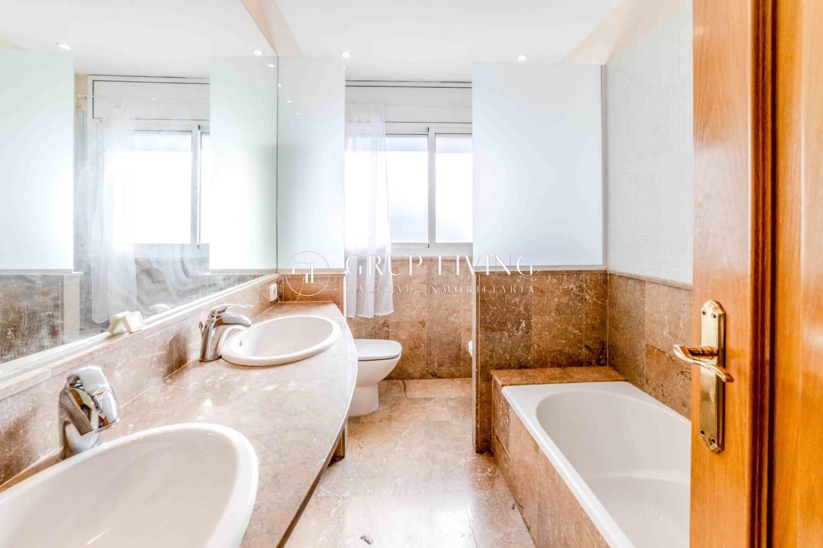 6 soveværelse Villa til salg i Sitges med swimmingpool garage - € 900.000 (Ref: 9780687)