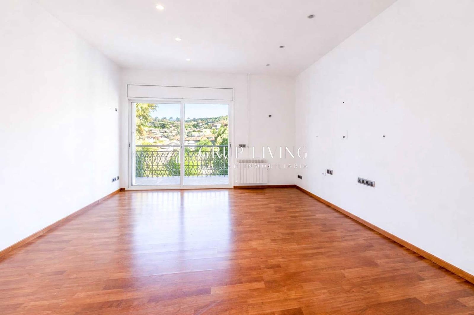 6 soveværelse Villa til salg i Sitges med swimmingpool garage - € 900.000 (Ref: 9780687)