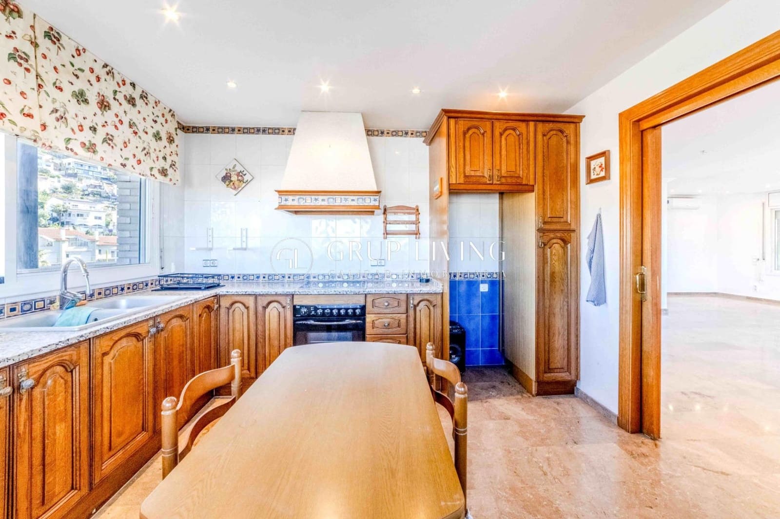 6 soveværelse Villa til salg i Sitges med swimmingpool garage - € 900.000 (Ref: 9780687)