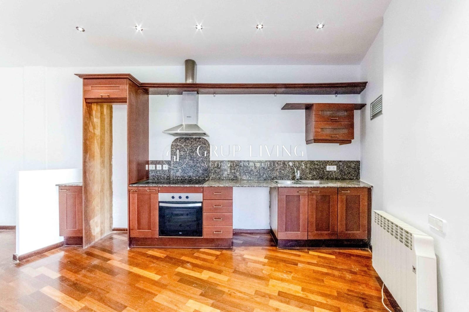 6 soveværelse Villa til salg i Sitges med swimmingpool garage - € 900.000 (Ref: 9780687)