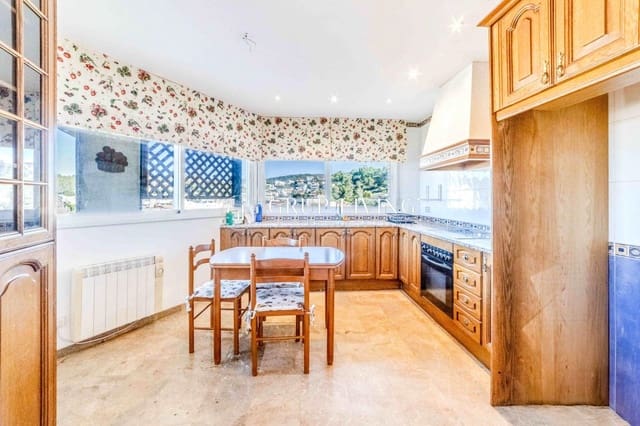 6 slaapkamer Villa te koop in Sitges met zwembad garage - € 900.000 (Ref: 9780687)