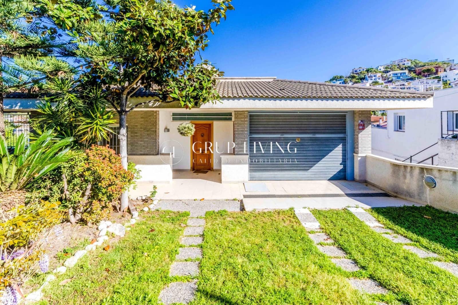 6 soveværelse Villa til salg i Sitges med swimmingpool garage - € 900.000 (Ref: 9780687)