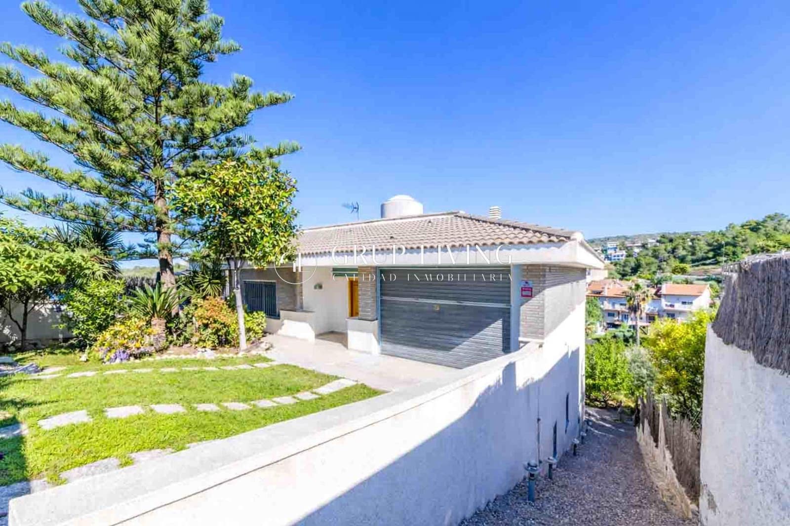 6 soveværelse Villa til salg i Sitges med swimmingpool garage - € 900.000 (Ref: 9780687)