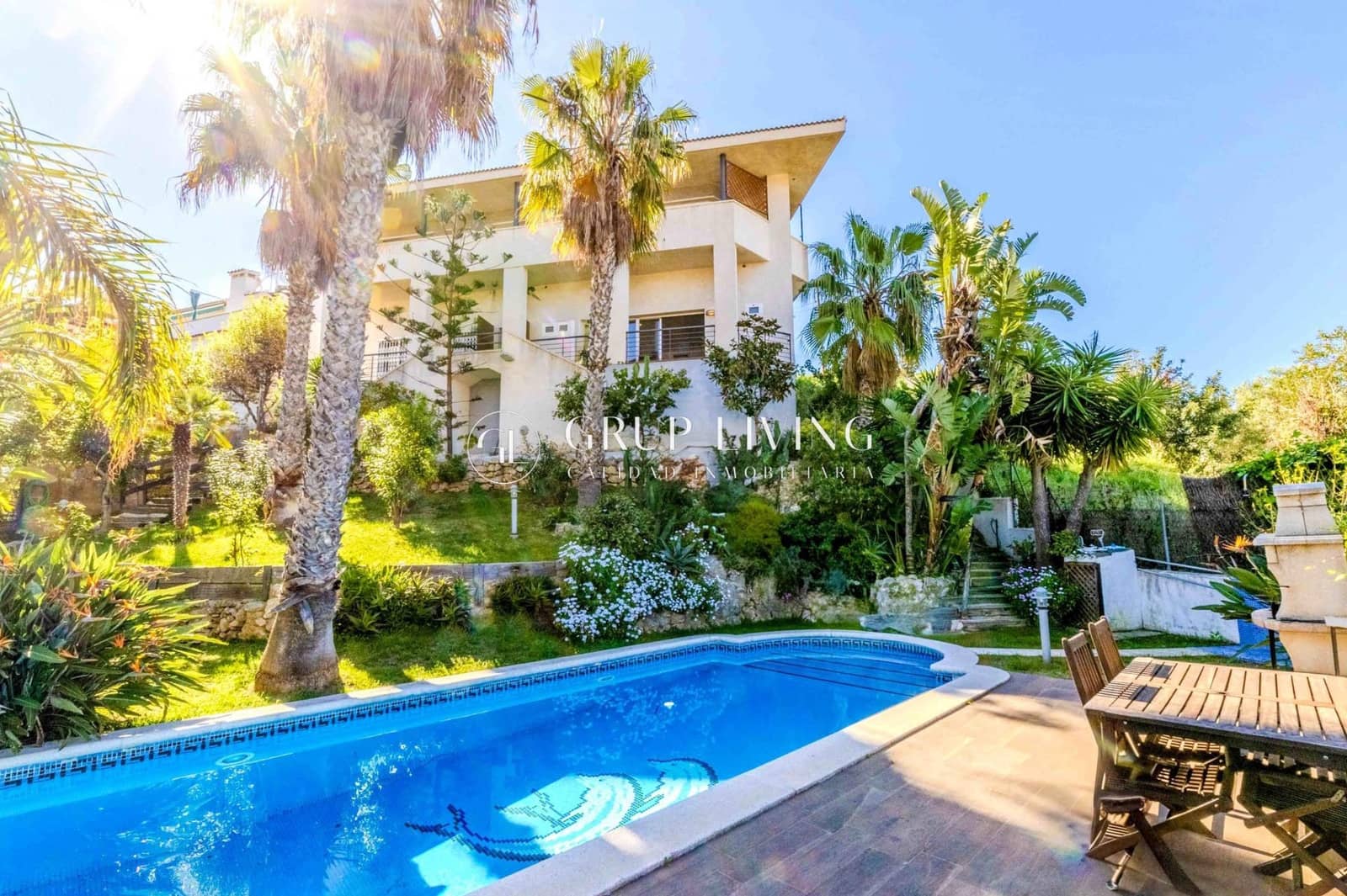 6 soveværelse Villa til salg i Sitges med swimmingpool garage - € 900.000 (Ref: 9780687)